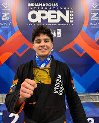 IBJJF Indianapolis Open Black Belt Lightweight Champion 🥇 Closing out the  finals with my friend @eduardoroque Thank you everyone for all the support  onto the next one ⛏️💎 @hyperfly @hyperflycanada @ibjjf #jiujitsu #