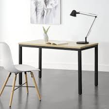 Wohnliche optik durch die walnuss nachbildung und die in schwarz abgesetzten fronten der tür und der schubkästen. En Casa Schreibtisch Odense Burotisch Pc Computertisch 75x120x60cm Schwarz Walnuss Optik Online Kaufen Otto