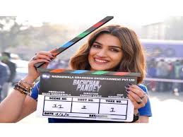 Akshay kumar, kriti sanon, akshay kumar. Kriti Sanon Kick Starts Her First Shoot Of 2021 With Bachchan Pandey