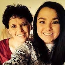 Melinda Willett's Instagram, Twitter & Facebook