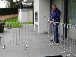 Kinderschutz Zaun Um Ein Koibecken