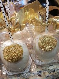 Black And Gold Candy Apples Candy Apples Oneskinnybaker Wedding Candy Apples Gold Candy Candy Apples