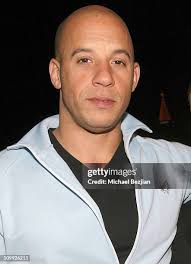 32 Photos & High Res Pictures