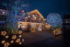 Christmas light up house decoration. The Most Extravagant Christmas House Lights From All Over The World