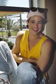 Leonardo was lauded as a pretty boy for his boyish looks but that has faded in old age. Turn Back Time With 15 Photos Of Young Brad Pitt Brad Pitt Movies Jennifer Anniston 80s