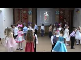 песня мамы и дочки на выпускной в детском саду Quot Mama Bud Vsegda So Mnoyu Ryadom Quot X2f Na Zanyatii X2f Youtube Tanec Tancy Deti Tancuyut