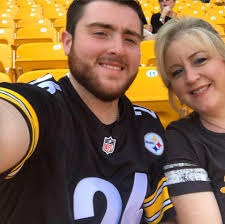 Going live in 1 hour! ⏰ 7 PM Pacific Time 💬💖 Join me