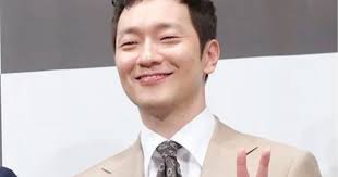 When youn was a freshman at hanyang university majoring in korean literature, she was chosen as a tv actress youn yuh jung has been nominated in the 93rd academy awards (2021 oscar's) for best supporting actress in the american film minari. Actor Son Seok Koo May Co Star With Jung Hae In For The Netflix Adaptation Of D P Dog Day Koreaboo