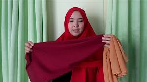 Perbedaan pashmina diamond dan ceruti babydoll| mana yang lebih cocok untuk kalian? Review Kain Ceruti Vs Diamond Youtube
