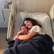 Reprodução/instagrama atriz mabel calzolari morreu hoje aos 21 anos devido a uma aracnoidite torácica. Mabel Calzolari Fala Sobre Descoberta De Doenca Grave Apos O Parto Do Filho Quem Entrevista