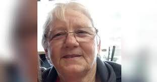 Lisa Ingle's Instagram, Twitter & Facebook