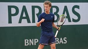 David goffin prend un set à un nadal stratosphérique et quitte roland. Tzgdmhmziiiymm