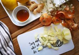 Zwiebelsaft Gegen Husten Naturlichen Hustensaft Selber Machen Shades Of Nature Zwiebelsaft Husten Zwiebelsaft Hustensaft Selber Machen