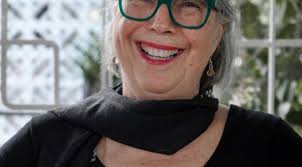 Creativo lanzamiento del nuevo libro de Rosa Luisa Márquez