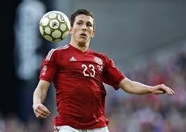 Find out what house the danish central midfielder lives in and have a look at his cars! 44 Pierre Emile Hojbjerg Breaking The Lines