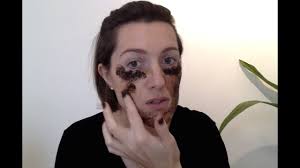 Le soin magique pour les faire disparaître naturellement. Incroyable Astuce Anti Cernes Anti Poches Anti Cellulite Pas Chere Ecolo Et Qui Fonctionne Youtube