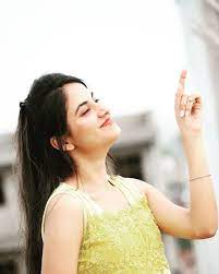 She is scintillatingly beautiful and has such expressive eyes which are her usp as a performer. Top 10 Hottest Tiktok Stars India 2020 Their Salary Before The Ban Starbiz Com