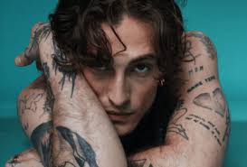 Conheça Damiano David, da banda Måneskin, que fará show em São Paulo