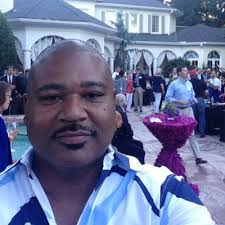 Laurence Bergman (@writteninwax)