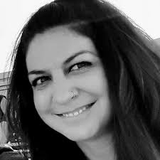 Depois de notícias do The Late Show com o cancelamento de Stephen Colbert,  Jimmy Kimmel correu para o Instagram para apoiar Colbert e atacou a CBS com  uma épica bomba F.