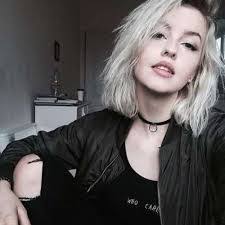 Anna Gainey's Instagram, Twitter & Facebook