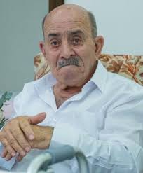 يمدحون الذئب وهو خطر عليهم، ويحتقرون الكلب وهو حارس لهم، كثير من الناس  يحتقر من يخدمه، ويحترم من يهينه.