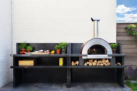 Il futuro è oggi, un forno che è anche barbecue, un sistema che permette ogni tipo di cottura e realizza in poco tempo tutte le idee e le ricette possibili. Front Forno A Legna 5minuti Alfa Forni Cucina Piccola Homify Forno Esterno Per Pizza Patio Cucina Esterna Forni Per Pizza