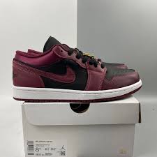 Air jordan 1 zoom comfort psg color: Air Jordan 1 Low Dark Beetroot Gold Pendants For Sale New Jordans 2021