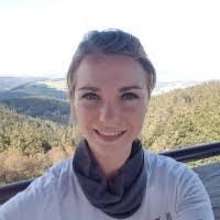 Julie Lesser's Instagram, Twitter & Facebook