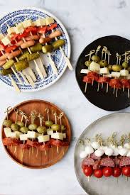 Las mejores recetas de canapés para navidad: 1001 Ideas De Aperitivos Para Cumpleanos Faciles Y Originales Snacks Para Fiestas Aperitivos Deliciosos Bandejas De Comida