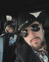 AIW (@adamiwade) · Instagram 照片和视频