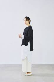 大人の女性はこう着こなす ワンピース でつくる 秋のレイヤードスタイル キナリノ掲載 marcourt online store マーコートオンラインストア ファッション ファッションアイデア 衣類