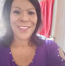 Elizabeth Castravet 添加了1 张新照片— 在...