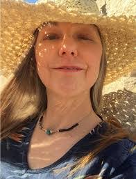 Tina Quinn's Instagram, Twitter & Facebook