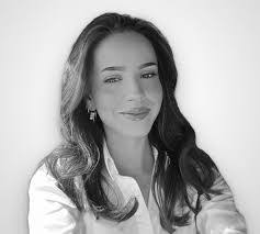 Anna Dixon's Instagram, Twitter & Facebook