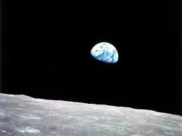 La mission apollo 11 a eu lieu en plein jour. Cette Photo De La Terre Prise Depuis La Lune A 50 Ans Sciences Et Avenir