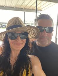 25k followers thank you! hopefully we provide levity and common sense  around this little page! And if anything the Bella Gina is a bonus! Thanks  for Being along for the journey !