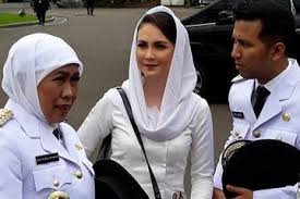 Hamil Muda Arumi Bachsin Alami Pendarahan Selain Keguguran Ini 4 Penyebab Pendarahan Di Trimester Pertama Semua Halaman Nakita