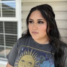 Ashley Szendre's Instagram, Twitter & Facebook