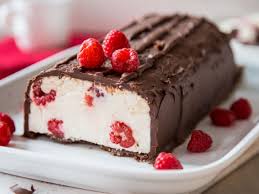 Die Ist Ja Mega Riesen Joghurette Mit Himbeeren Rezept Einfacher Nachtisch Kuchen Ohne Backen Daim Torte
