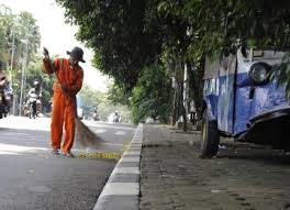 Itulah tadi beberapa cara menjadi orang yang berwibawa dalam segala situasi. Tukang Sapu Gajinya Bisa Rp 2 Juta Republika Online