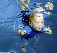 Waterbabies Adorable Photographs Capture Tiny Toddlers Underwater In Swimming Pool And One Even Wears A Tutu In 2020 Underwater Photoshoot Underwater Underwater Photography