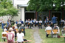 Valve bank according to claim 3, characterised in that the control unit (12, 22, 94) is an open or closed loop control module (25a, 25b) which can be mounted side by side with the valve modules (16). Mv Stadtkapelle Begeistert Mit Open Air Sommerkonzert Musikverein Stadtkapelle Plochingen E V