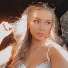 Alisha Eads's Instagram, Twitter & Facebook