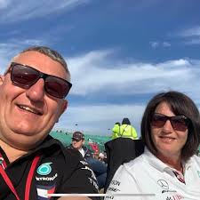 Can anyone recommend a courier that will collect my purse that I left in  the safe? DHL and UPS will not collect from H10 Gran Tinerfe! Thanks