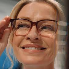 At Laubman & Pank, our Optometrists and team are dedicated to getting to  know you and your needs, so we can provide you with the frames, lenses and  eye care that will help you see and look your best. ...