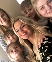 People who liked kerry katona's feet, also liked Swealau4myc4cm