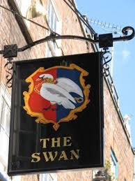 Medieval Tavern Names The Swan Continues To Be A Well Used Name Such As This One In Current Day London Photo By Mike Quinn Geogr Uithangborden Bar Kijken