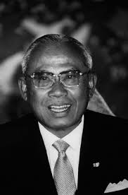 Image of JUDGE AUGUSTINE PAUL LEAVES THE MALAYSIAN HIGH COURT IN KUALA