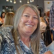 Eileen Best's Instagram, Twitter & Facebook